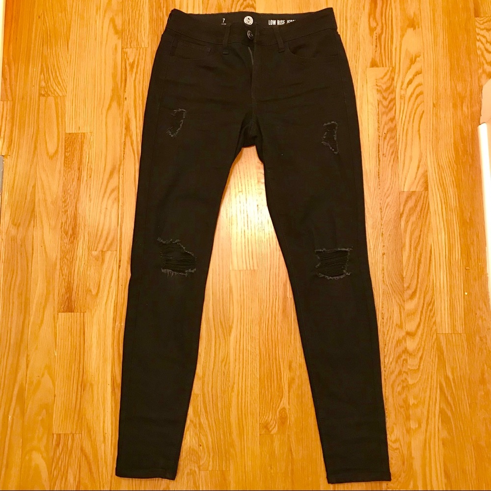 🔷 3 for $15 - Black Distressed Jeggings - size 7